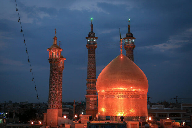 تور بین المللی «عمان سرزمین صلح» به زیارت حضرت معصومه (س) رفتند